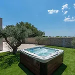 Luxury Anton By Kompas Galižana