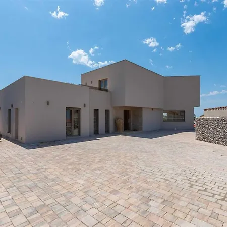 Luxury Anton By Kompas 别墅 *