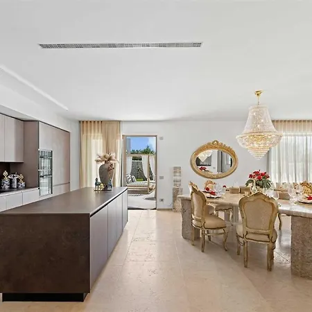 Vila Luxury Anton By Kompas